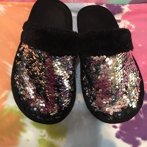 Woman’s Slippers black and silver sequin - Picture 11 of 12
